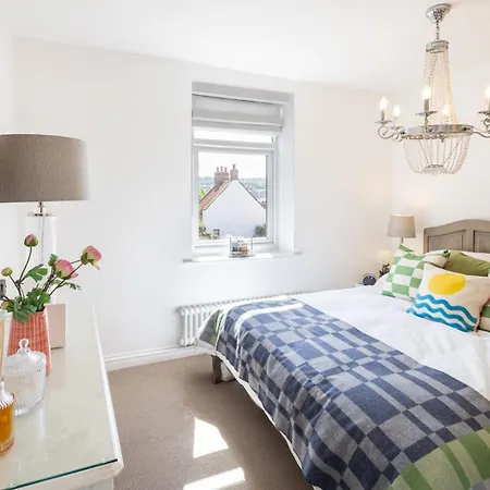 Host & Stay - Voyagers' View Whitby Esterno foto